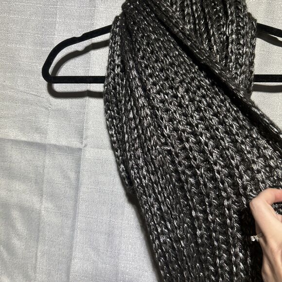 Anthropologie Vincent Pradier Black/Silver Metallic Infinity Scarf Grunge Knit - Picture 6 of 6